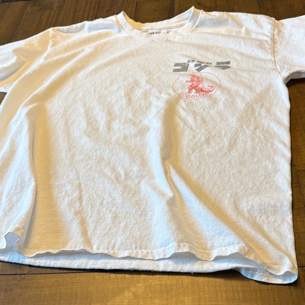 Men’s Medium Short Sleeve Godzilla T-short